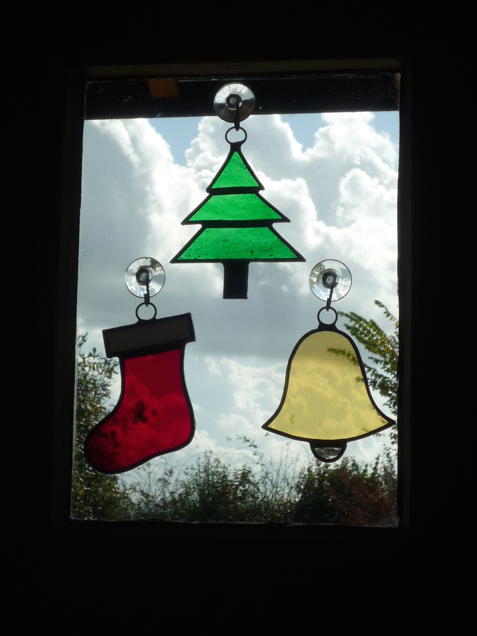Set of 3 window hangers tree, bell, stocking The Glassworks shop